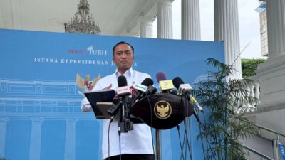 Prasetyo Hadi menyampaikan Surat Edaran Istana tentang pembatasan “open house” Lebaran 2026